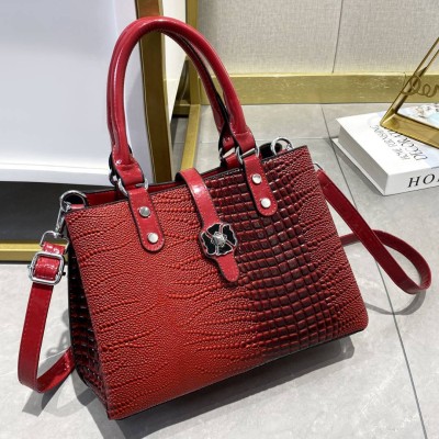CT44930 RED Vintage-style Medium-sized PU Leather Bag CT44930 RED Vintage-style Medium-sized PU Leather Bag